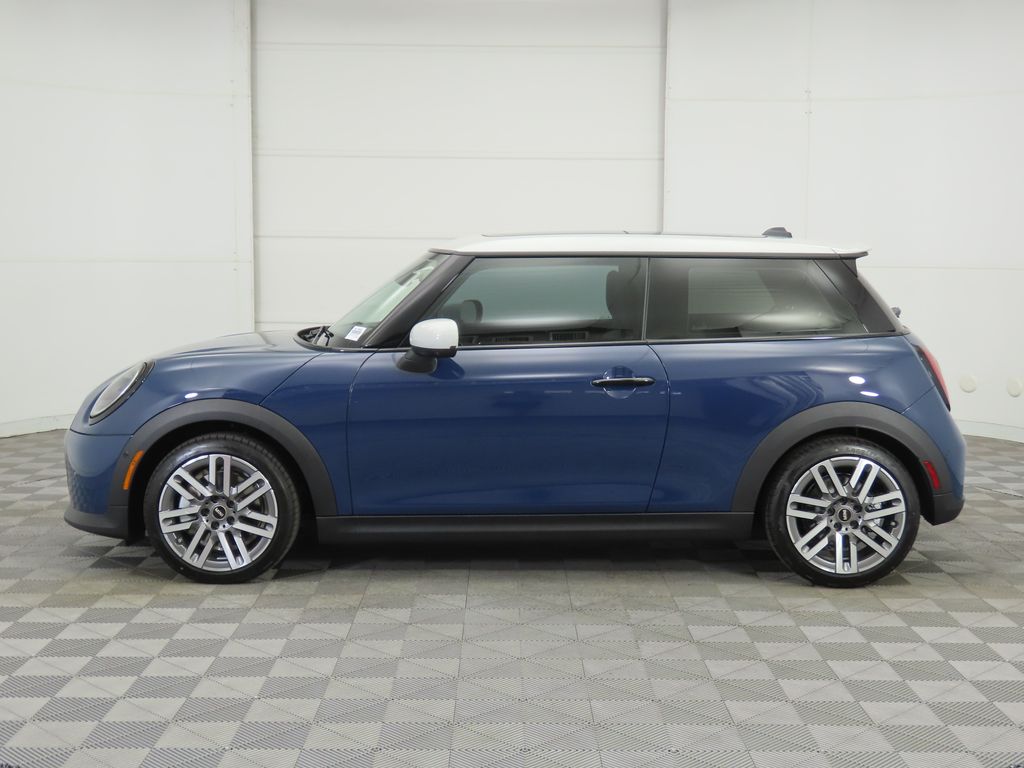2026 Mini Cooper 2 Door Hardtop Iconic photo 8