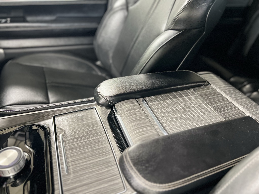 2023 Jeep Wagoneer L Series II photo 14
