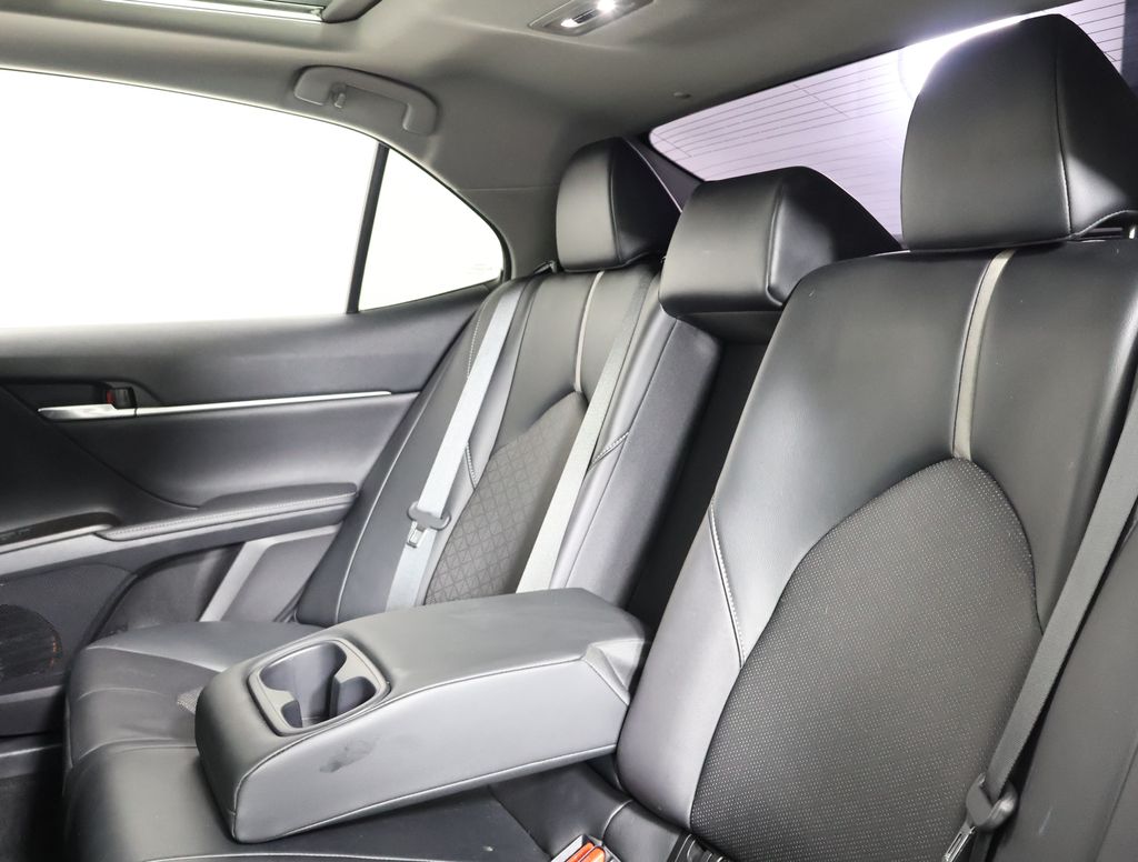 2022 Toyota Camry XSE photo 17