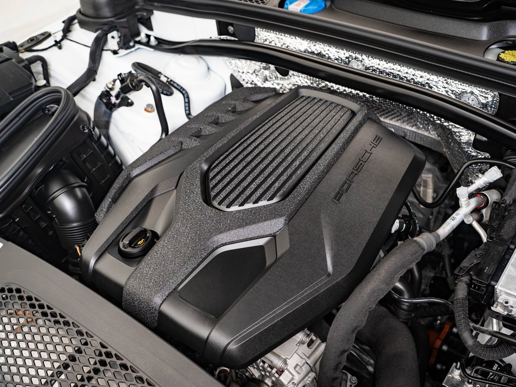 2024 Porsche Macan T photo 35