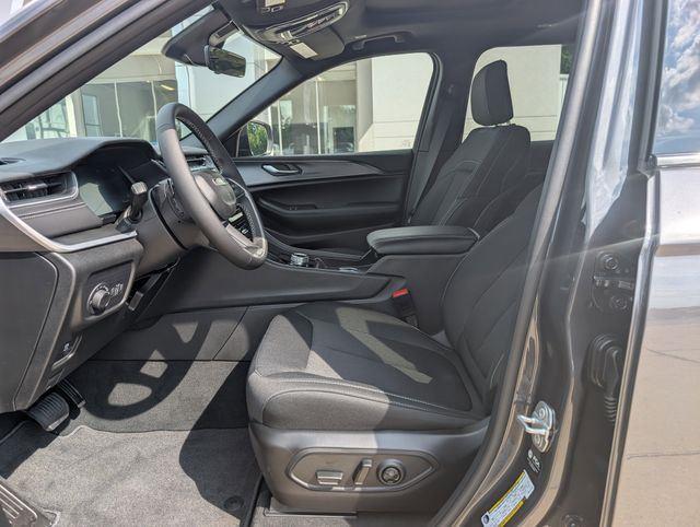 2025 Jeep Grand Cherokee Laredo X photo 10