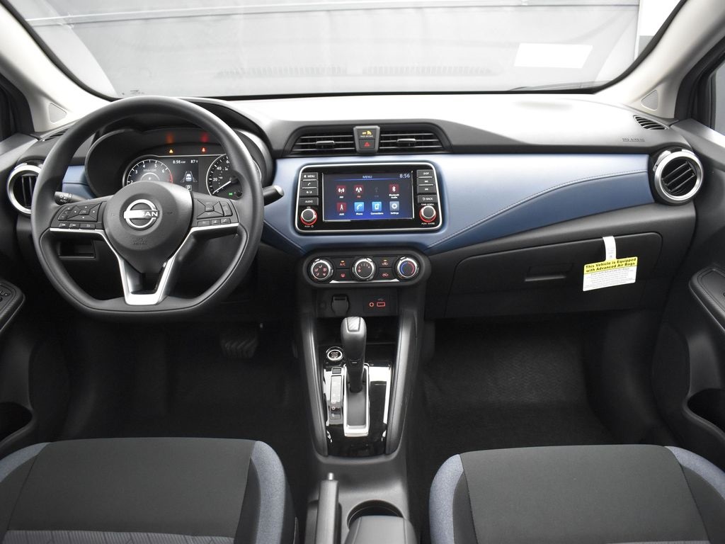2025 Nissan Versa 1.6 SV photo 8