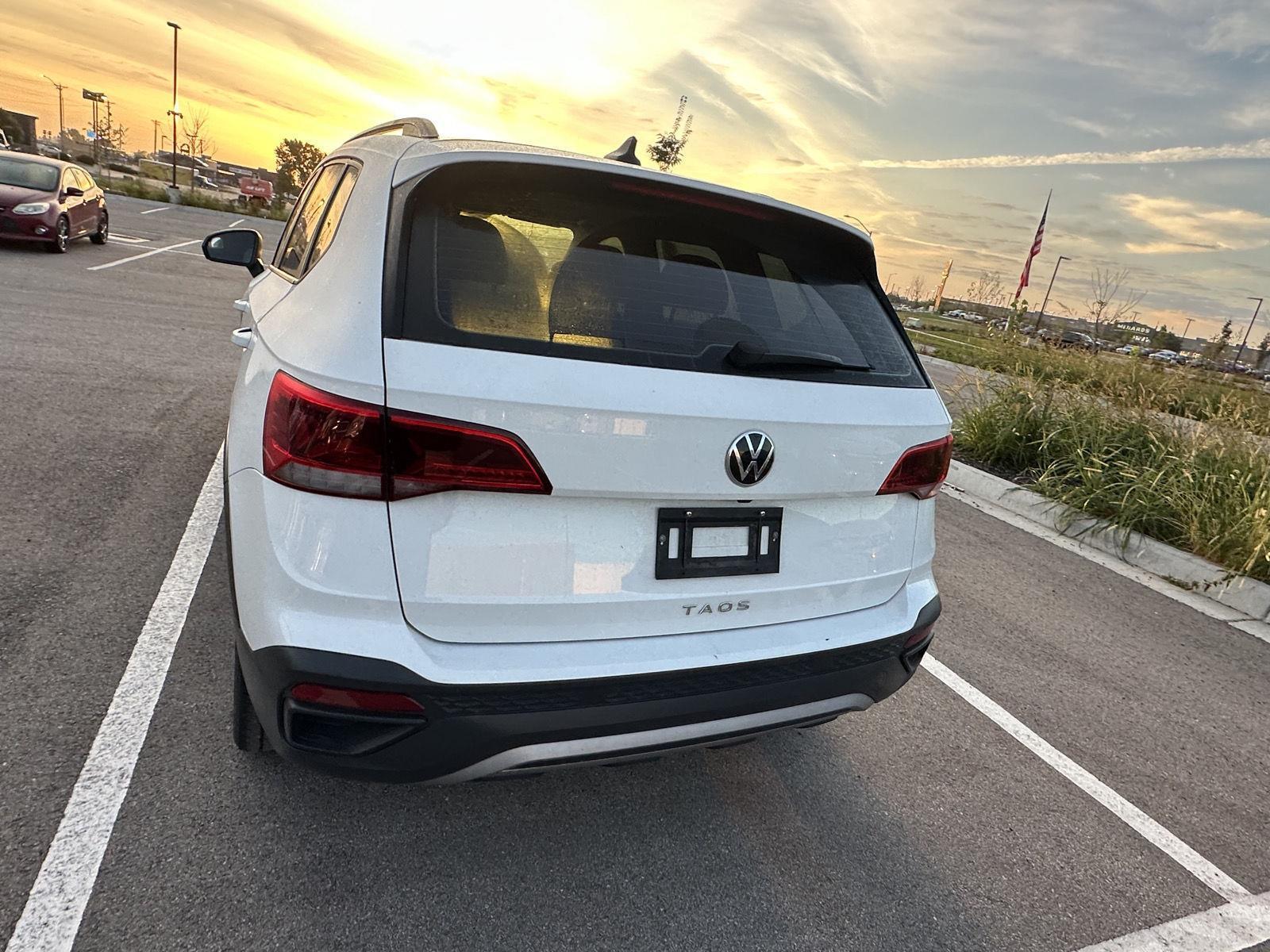 2023 Volkswagen Taos S photo 3
