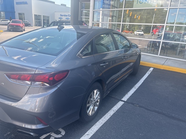 2019 Hyundai Sonata SE photo 2