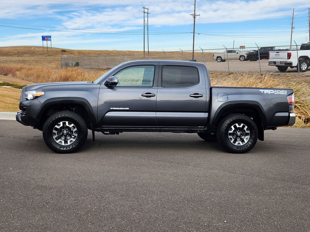 2023 Toyota Tacoma TRD photo 2