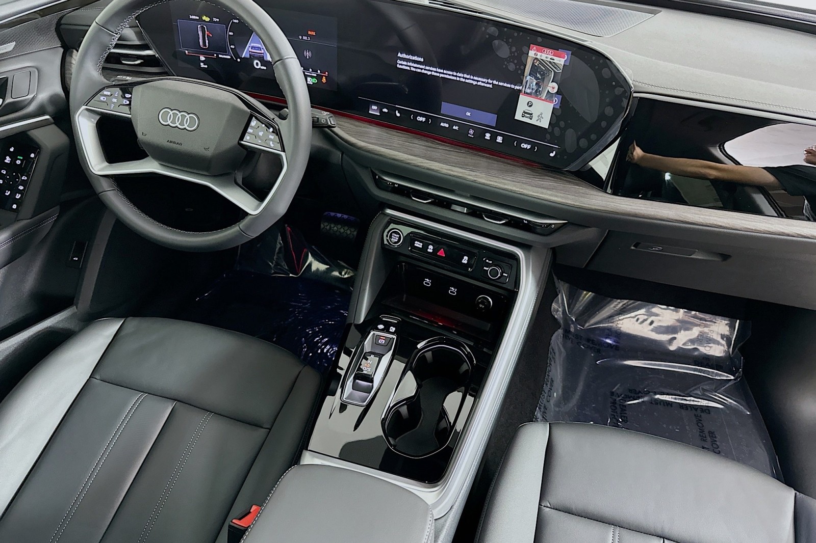 2025 Audi Q5 Premium Plus photo 4