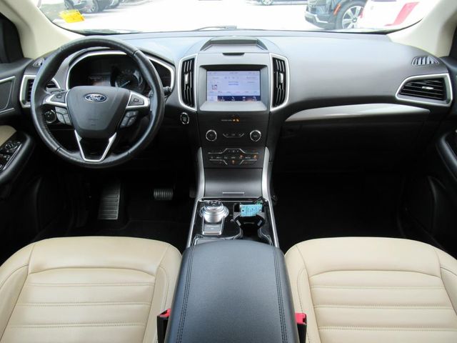 2020 Ford Edge SEL photo 10