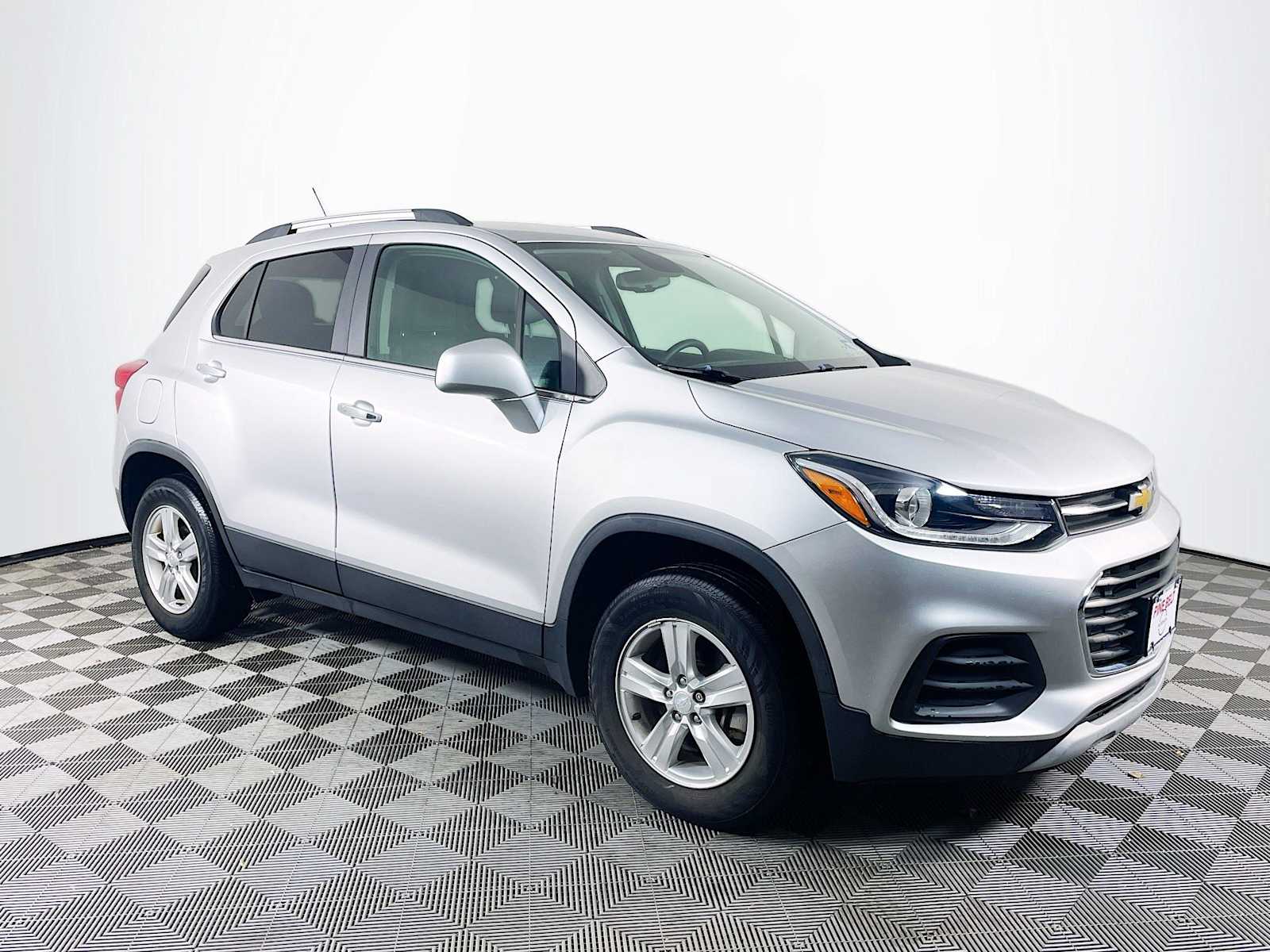 2019 Chevrolet Trax LT photo 3