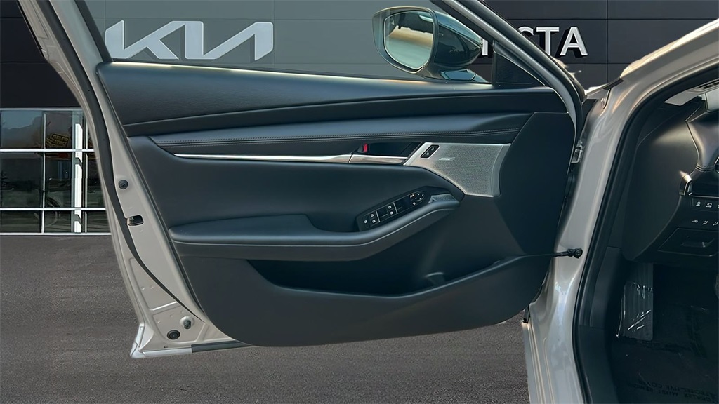 2022 Mazda Mazda3 Premium Plus photo 10