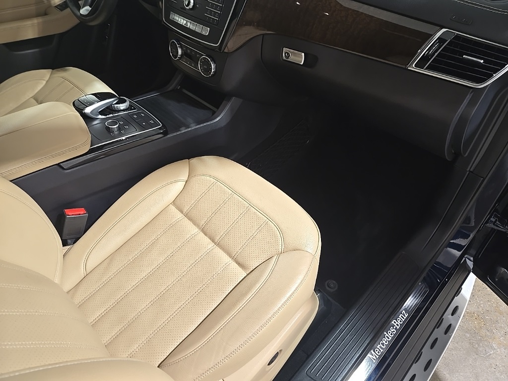 2018 Mercedes Benz GLS 450 4MATIC photo 20