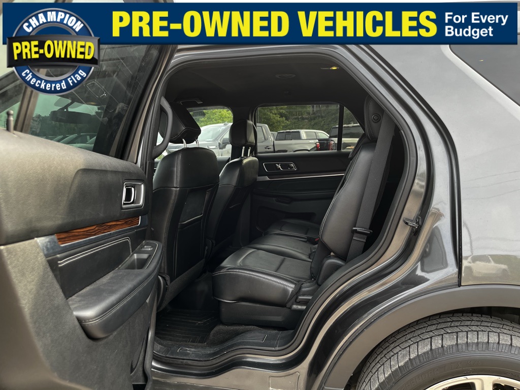 2017 Ford Explorer Limited photo 16