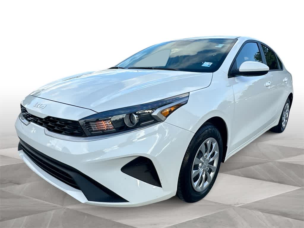 2024 Kia Forte LXS photo 4