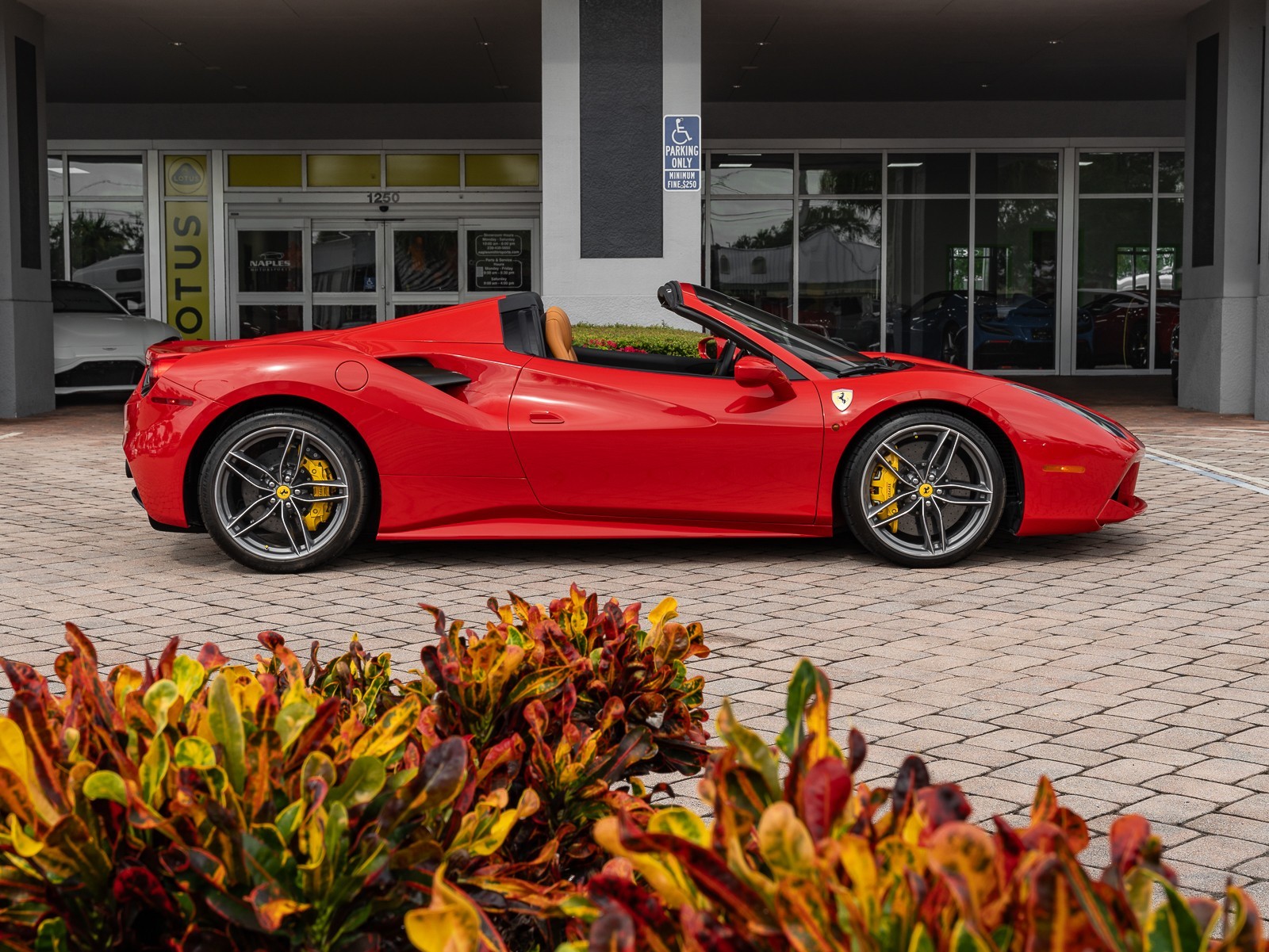2019 Ferrari 488 Spider photo 25