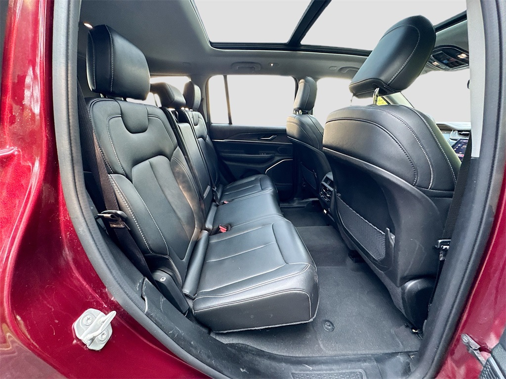 2023 Jeep Cherokee Base photo 28