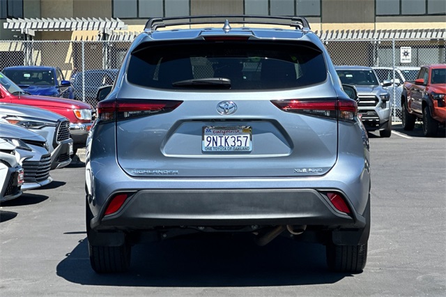 2024 Toyota Highlander XLE photo 3