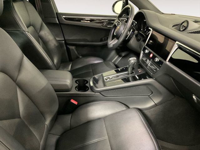 2024 Porsche Macan Base photo 16