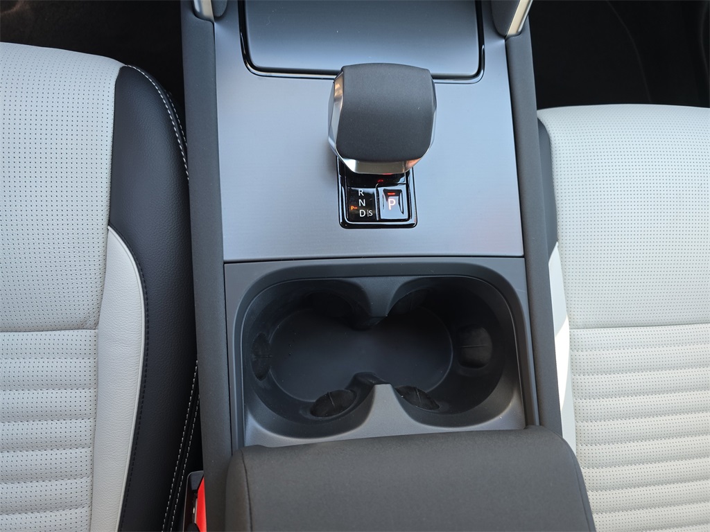 2025 Land Rover Discovery Sport SE photo 23