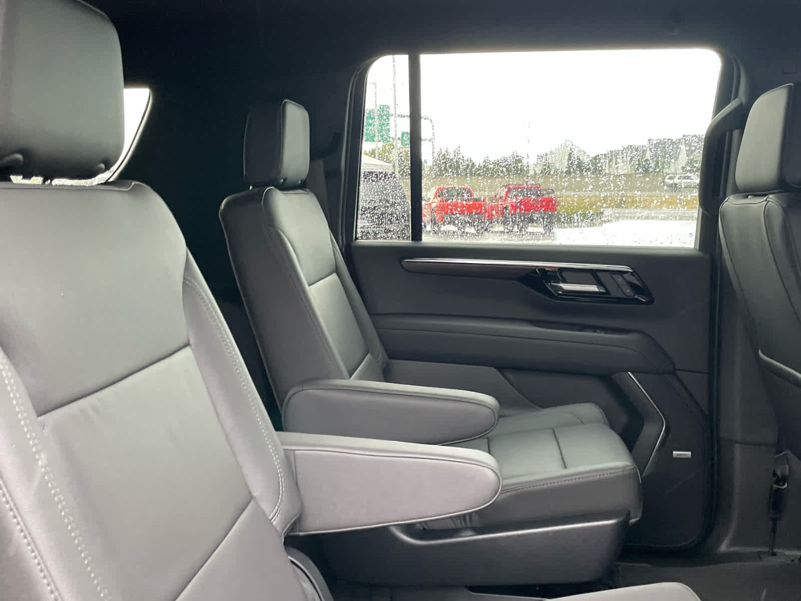 2026 Chevrolet Suburban Z71 photo 39