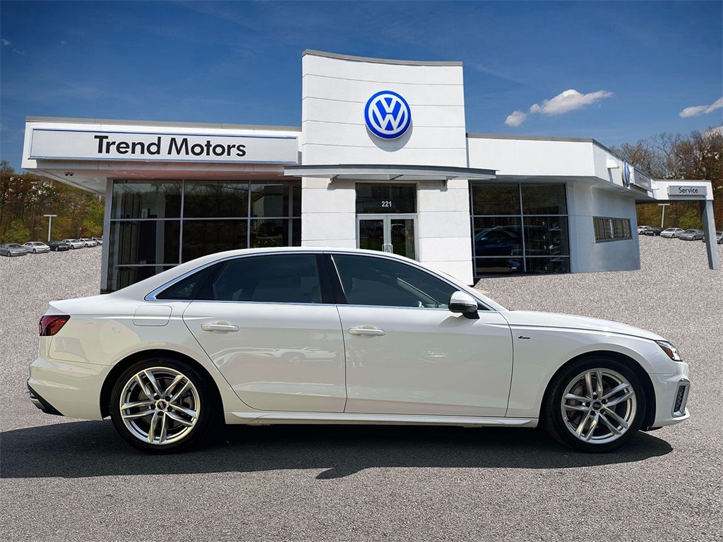 2023 Audi A4 45 S line Premium Plus Quattro photo 4