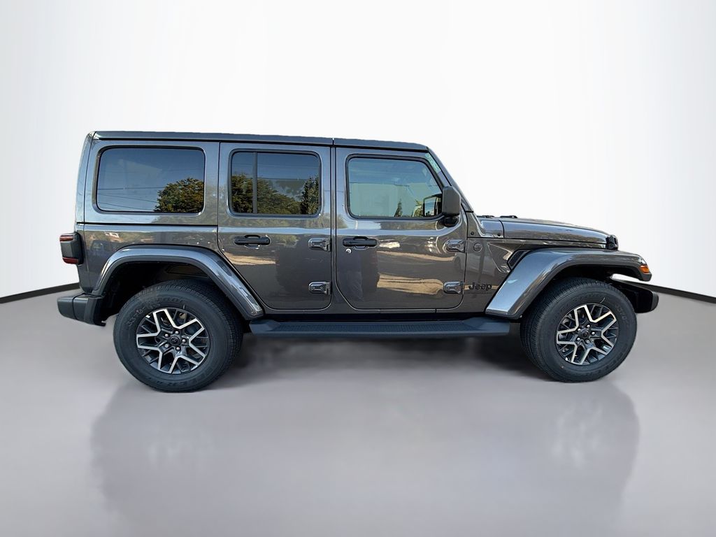 2025 Jeep Wrangler Sahara photo 3
