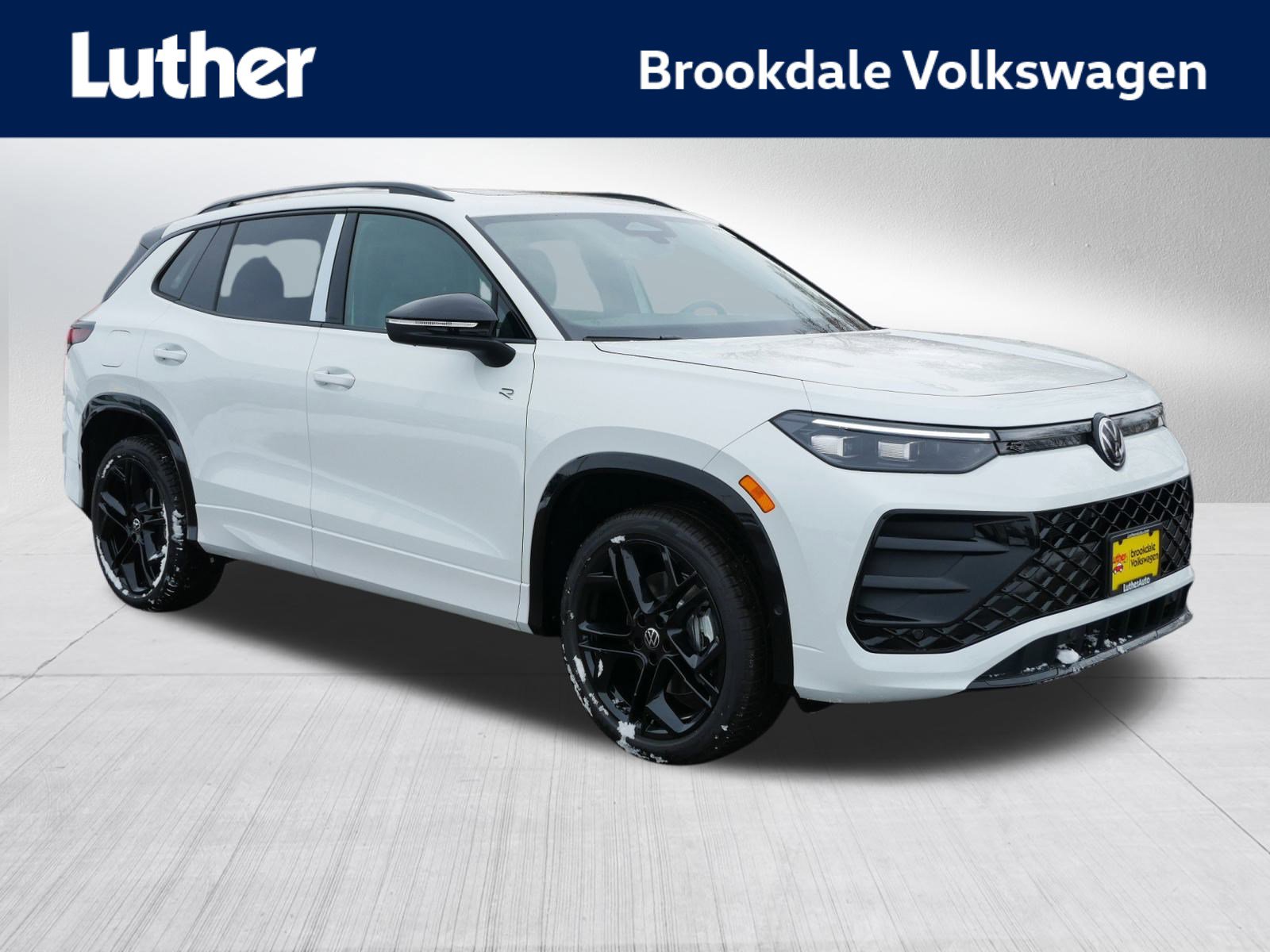 2026 Volkswagen Tiguan SE R-LINE BLACK's photo