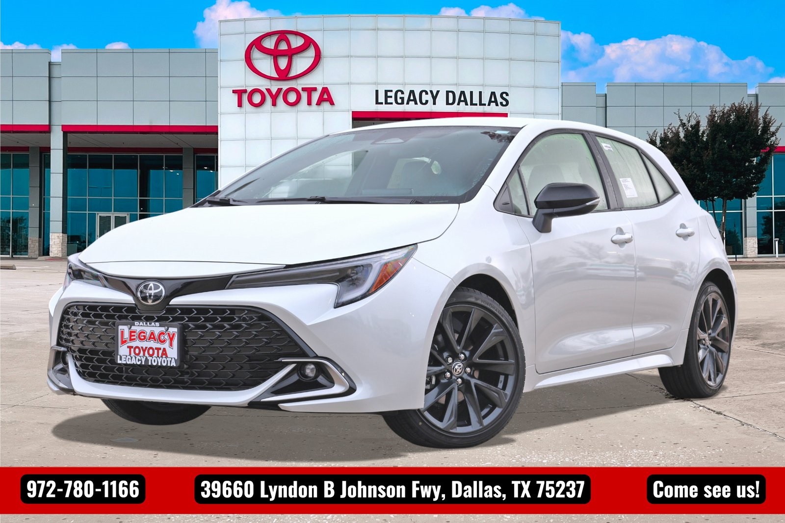 2026 Toyota Corolla Hatchback XSE's photo