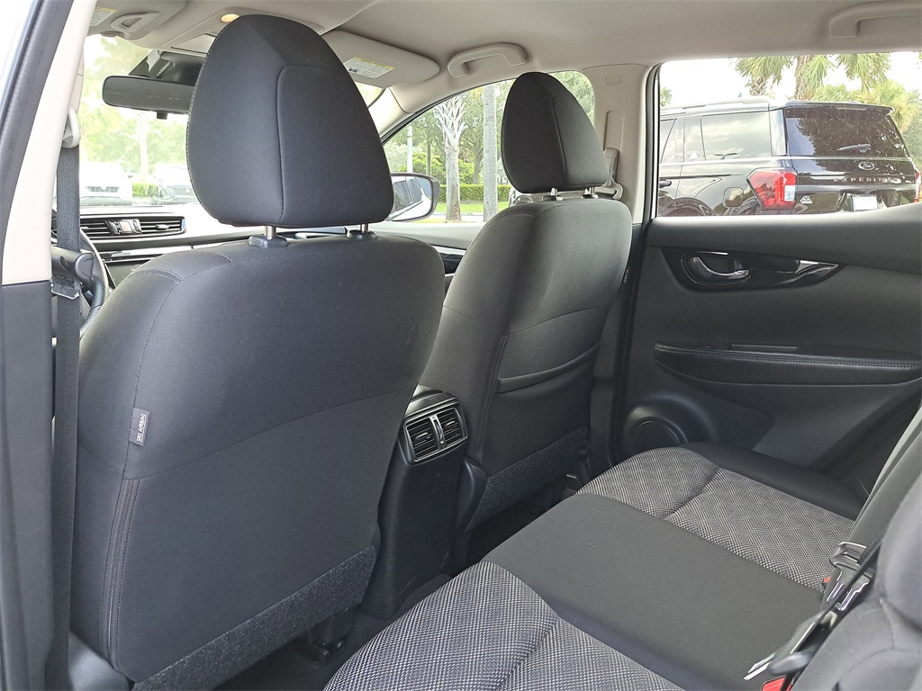 2021 Nissan Rogue Sport SV photo 9
