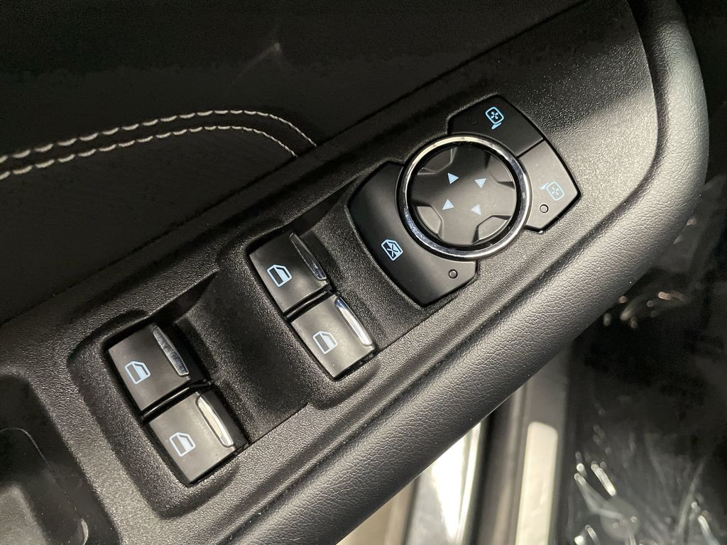 2024 Ford Edge Titanium photo 27