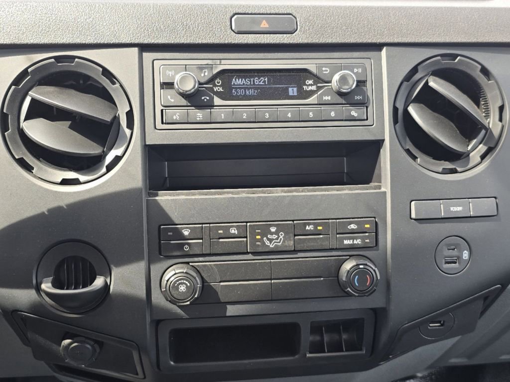 2025 Ford F-650 Base photo 2