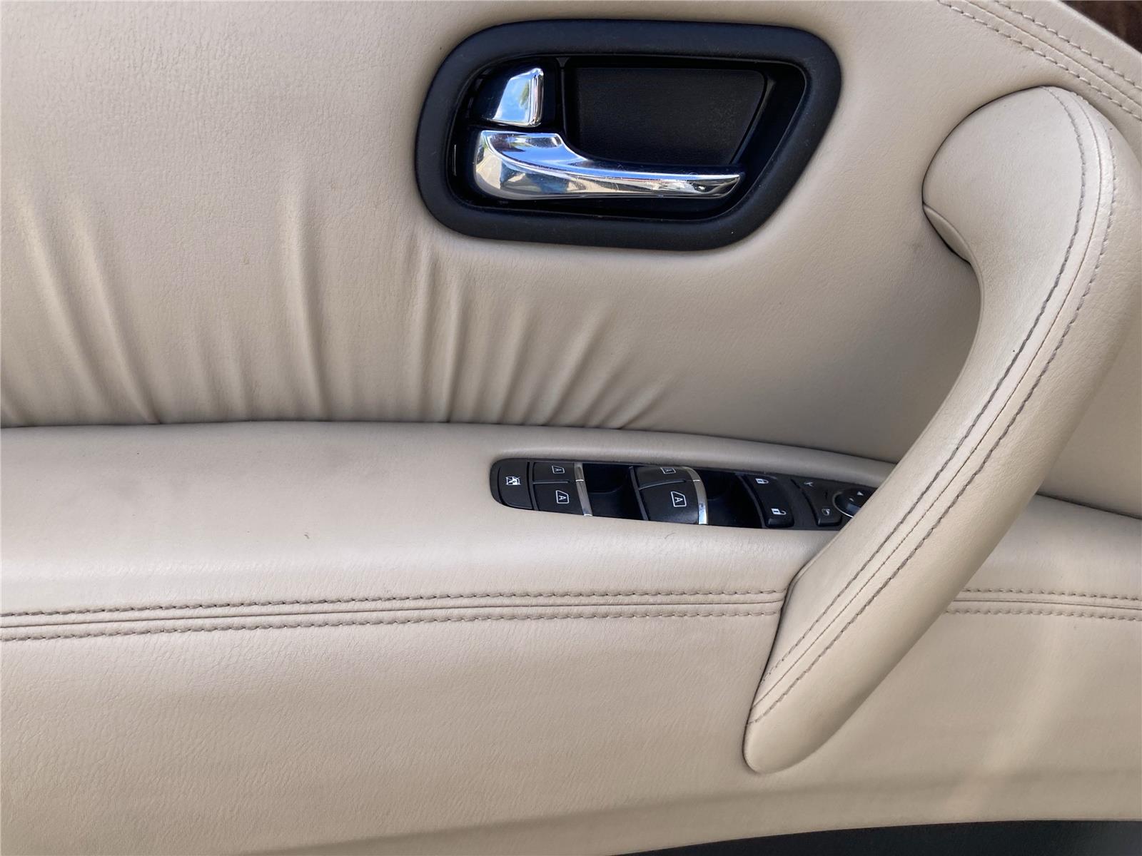 2017 Nissan Armada Platinum photo 21