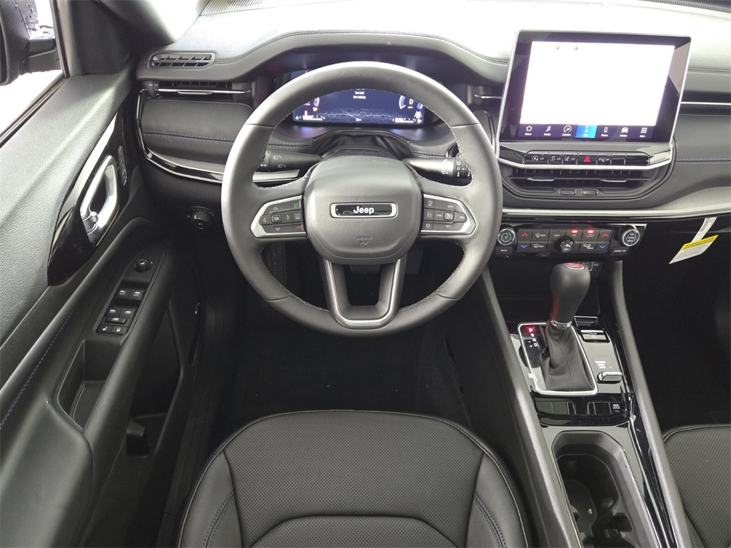 2025 Jeep Compass Limited photo 8