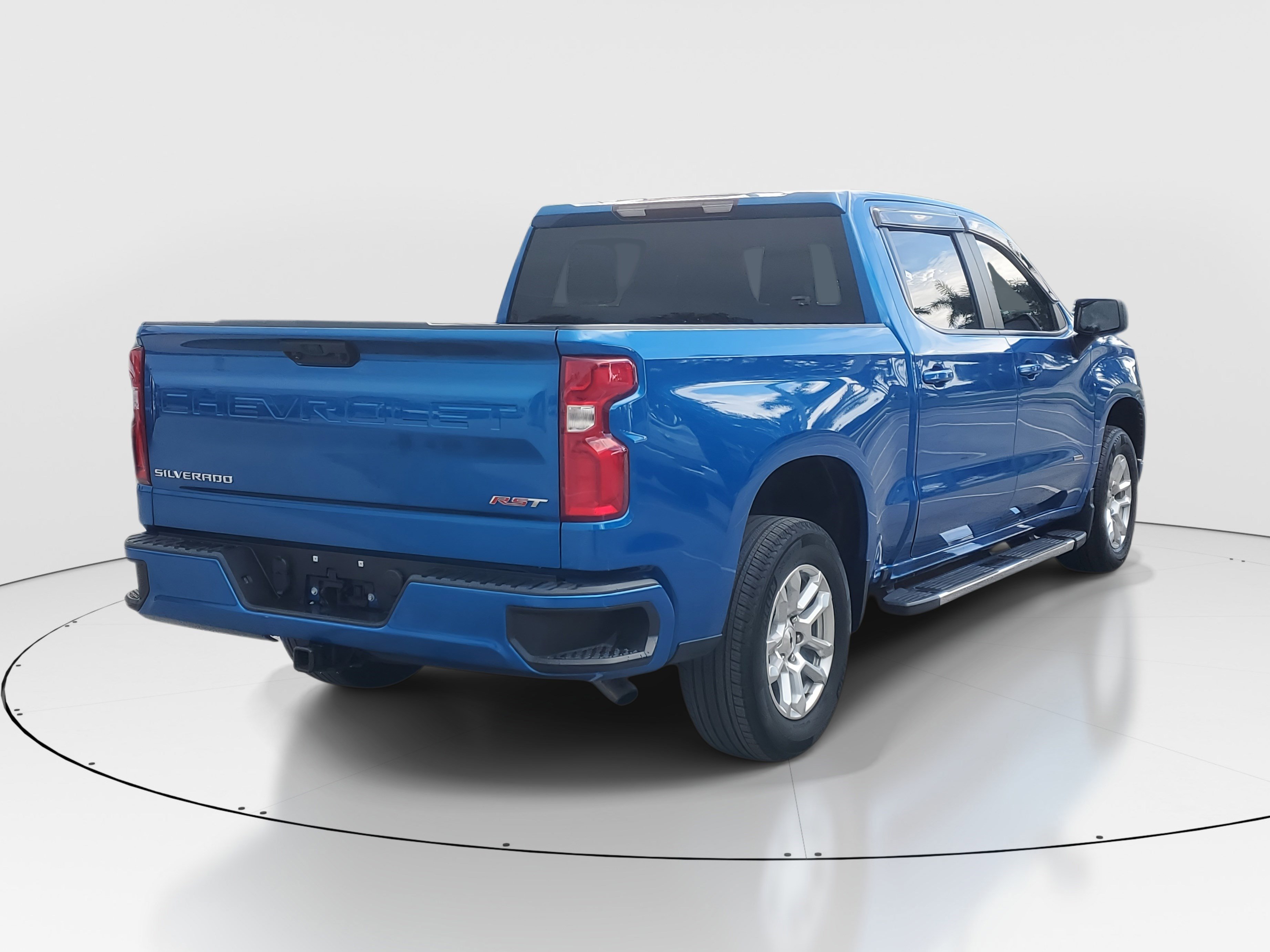 2023 Chevrolet Silverado 1500 RST photo 3