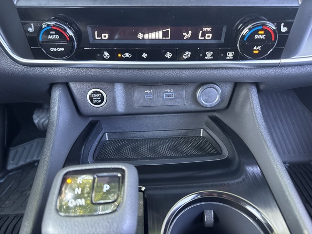 2023 Nissan Rogue SV photo 29