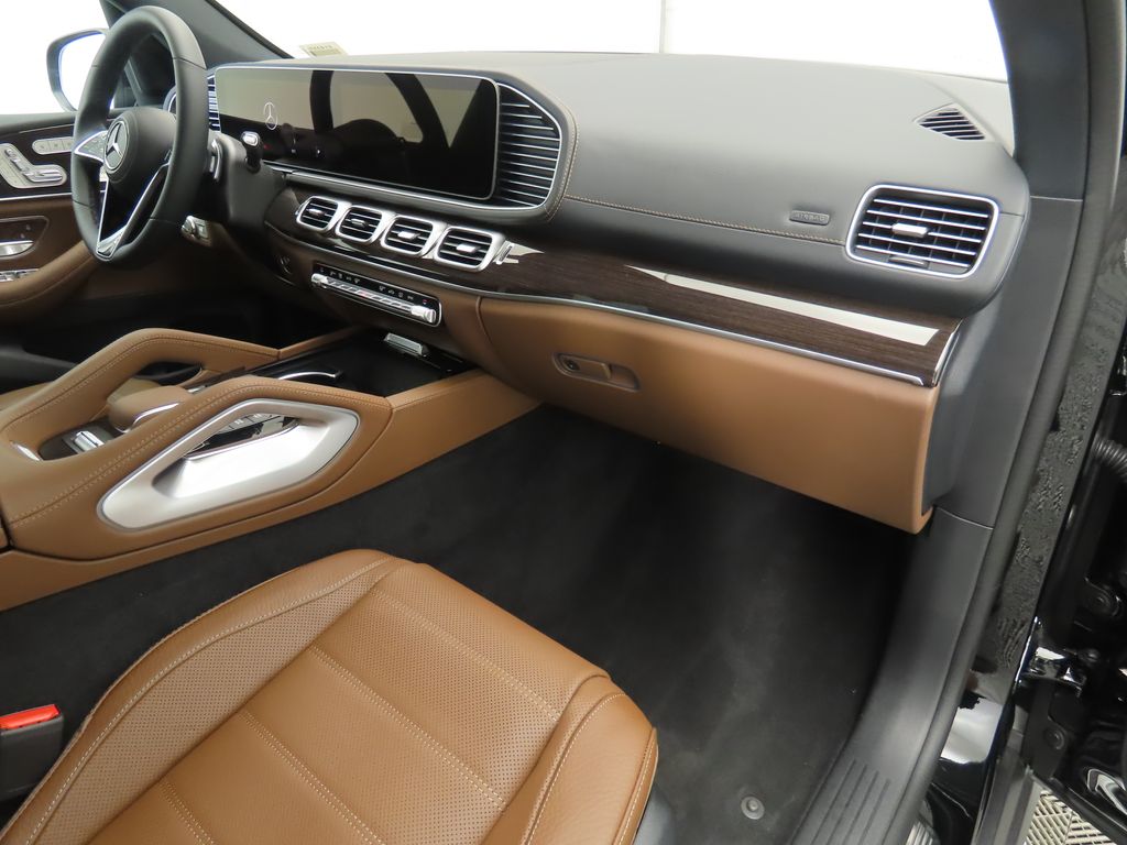 2025 Mercedes Benz GLS 450 4MATIC photo 18