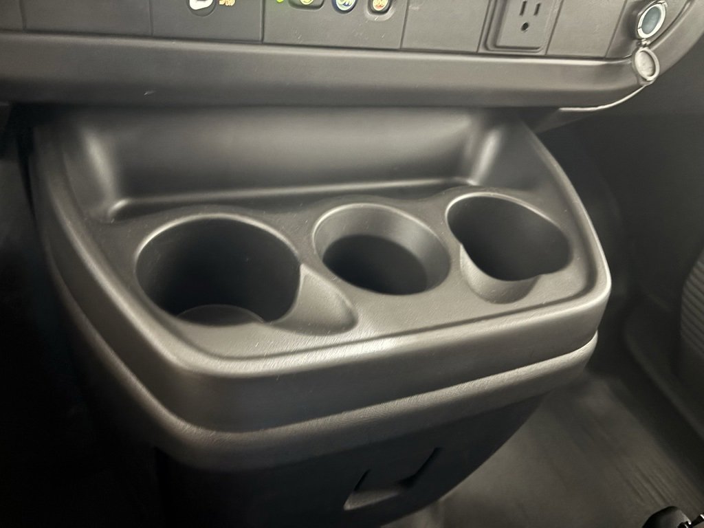 2025 Chevrolet Express Cargo 2500 photo 25