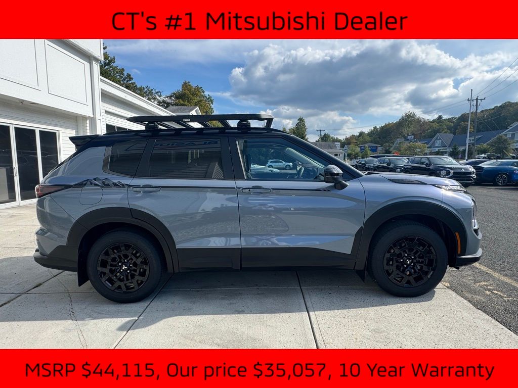 2025 Mitsubishi Outlander SE Ralliart photo 4