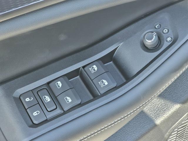 2025 Jeep Grand Cherokee Laredo X photo 11