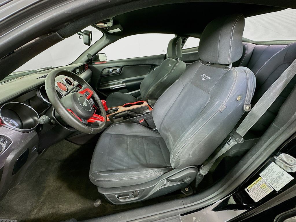 2016 Ford Mustang EcoBoost photo 19