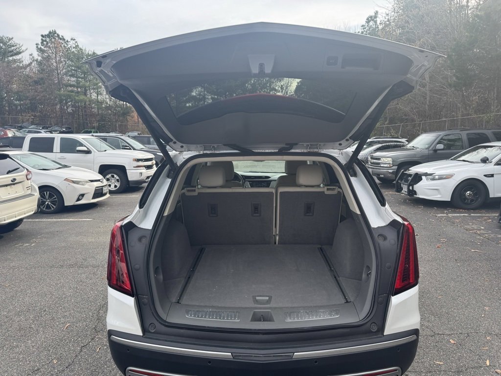 2021 Cadillac XT5 Premium Luxury photo 2