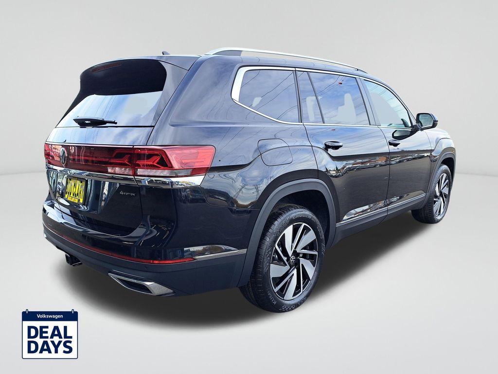 2025 Volkswagen Atlas SEL photo 2