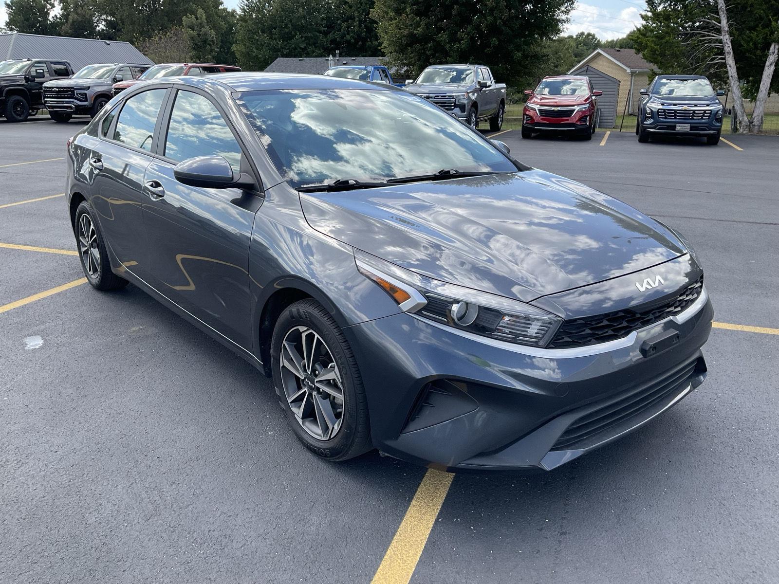 2023 Kia Forte LXS photo 3