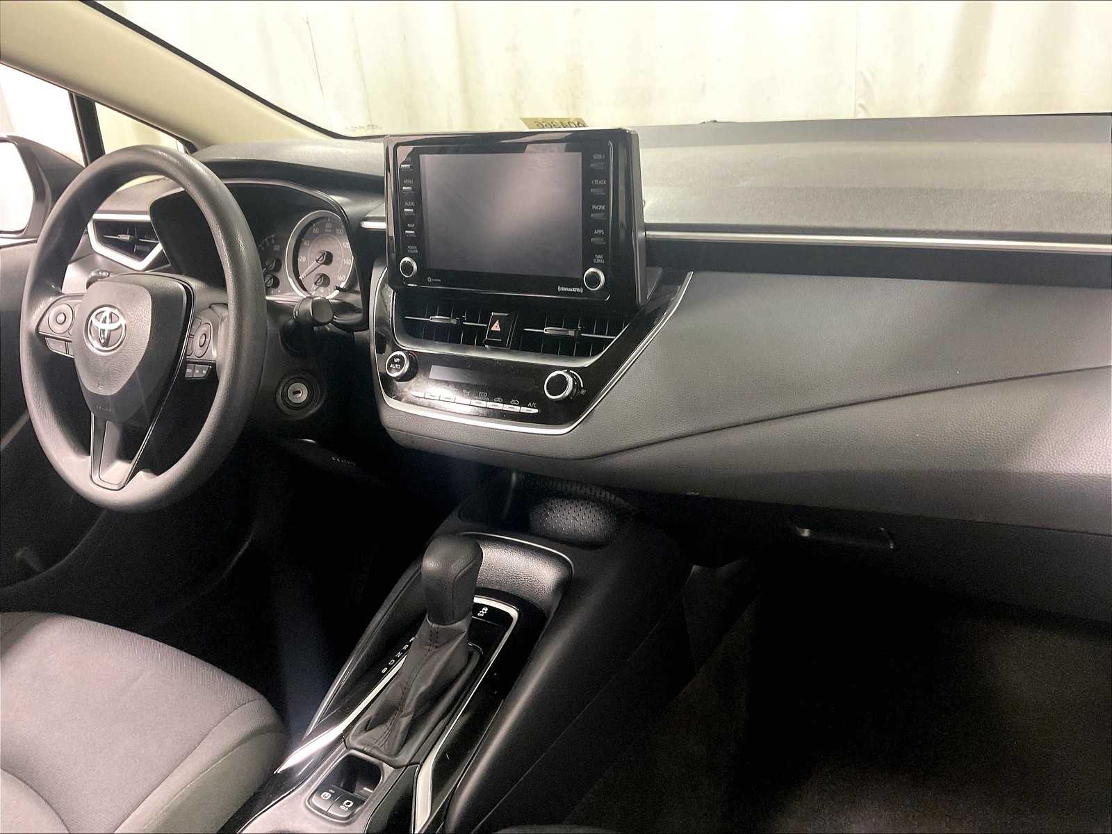 2022 Toyota Corolla LE photo 13