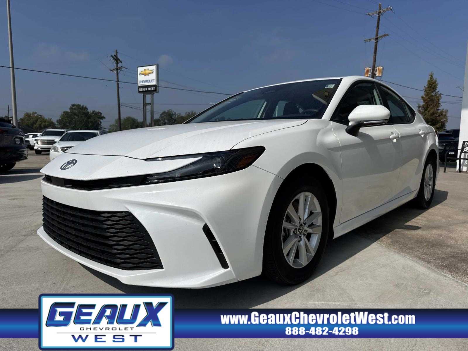 2025 Toyota Camry LE photo 2