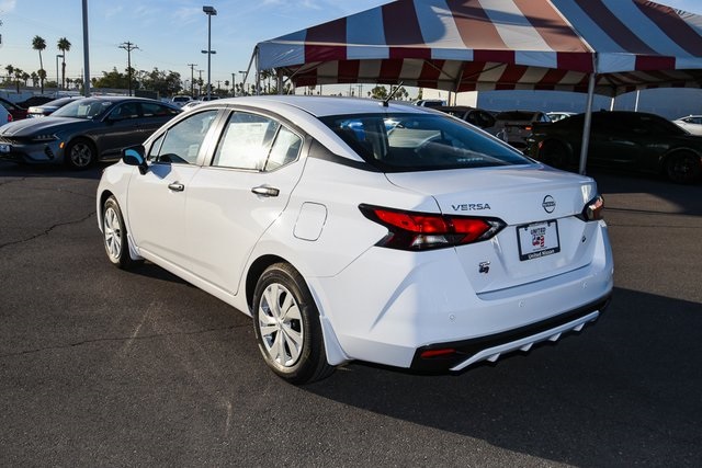 2025 Nissan Versa 1.6 S photo 3