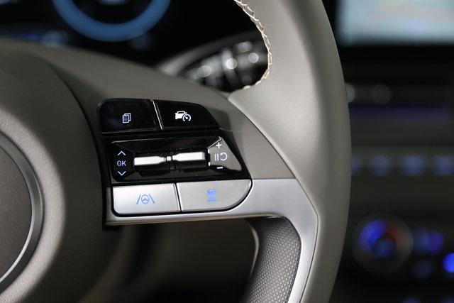 2025 Hyundai Elantra SEL Convenience photo 4