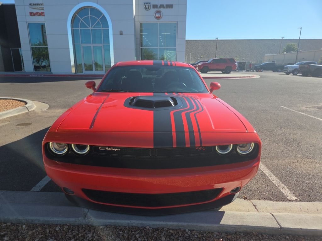 2018 Dodge Challenger R/T photo 2
