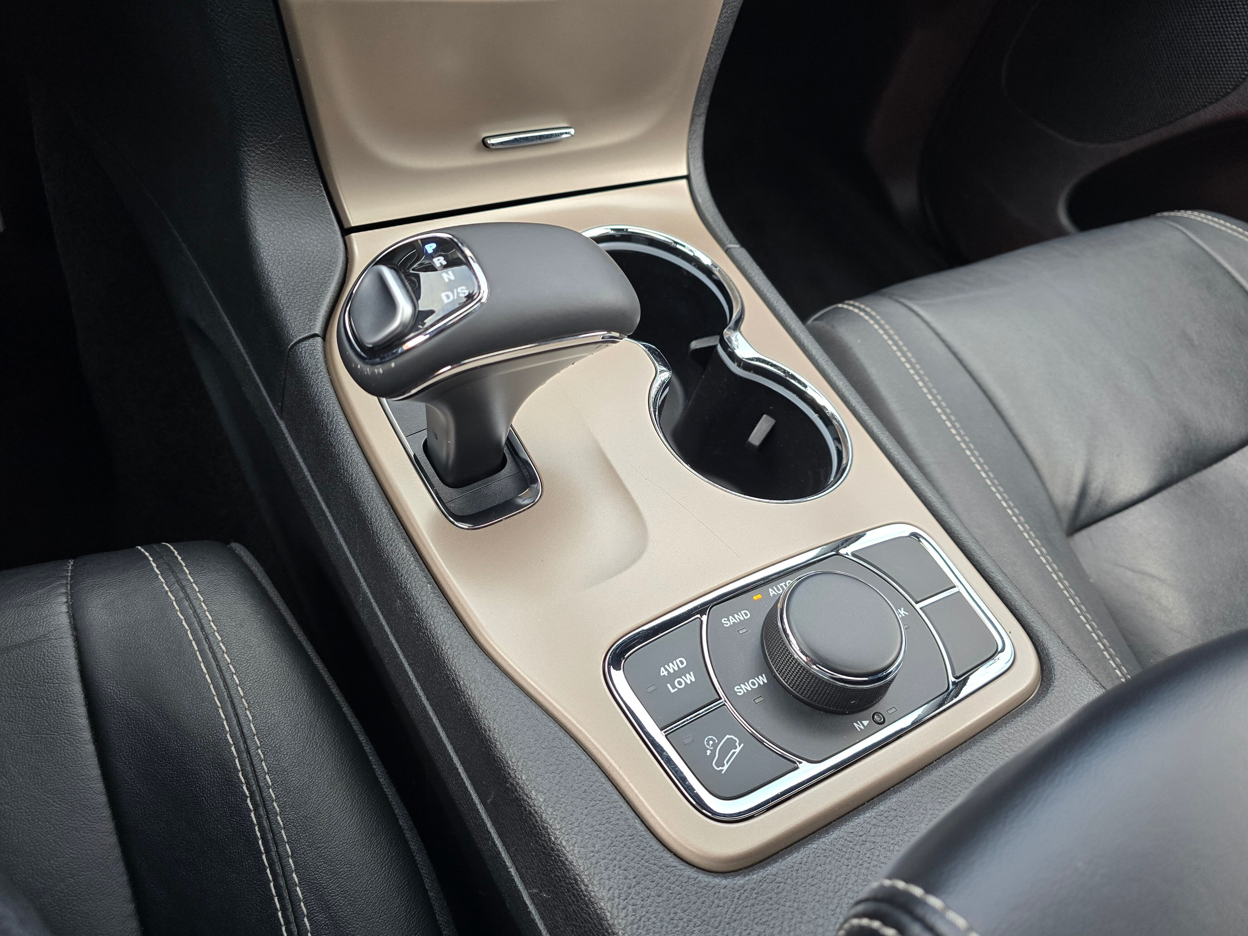 2014 Jeep Grand Cherokee Limited photo 11