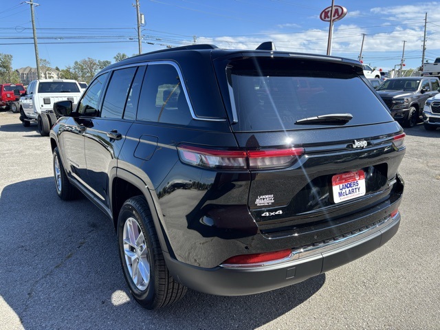2025 Jeep Grand Cherokee Laredo X photo 3