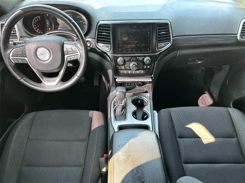 2019 Jeep Grand Cherokee Laredo E photo 2