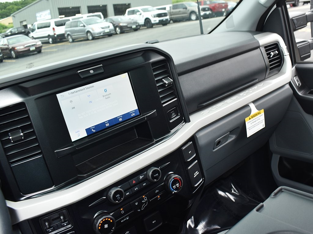 2025 Ford F-350 XLT photo 15